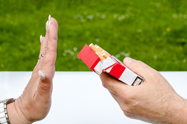 【電子タバコ vs ニコチン治療！】皮肉な禁煙バトルを制したのはどっち？！