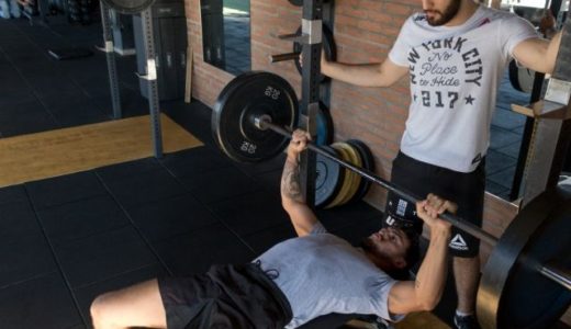 メタ分析: トレイニーがビッグ3の1RMを伸ばすのに最低限必要なトレーニング量とは？