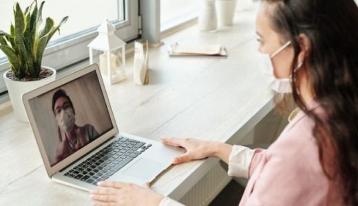 Skype、Zoom、LINE…オンラインビデオ通話で人との関わりは深められるのか？