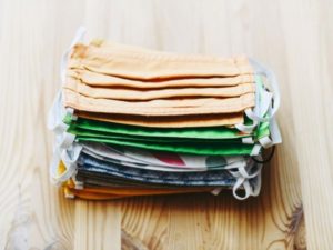 フェイスマスク14種類を比較！ウイルスの飛沫感染予防に効果がないものが判明。