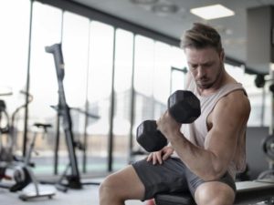 筋トレでオールアウトすると直後の神経筋のパフォーマンスがダウンするみたいだ