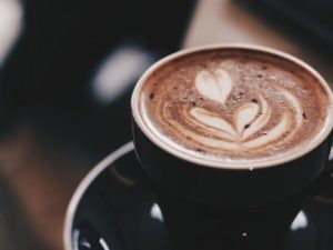 夜勤でスッキリ目覚めて集中！「カフェインナップ」の効果とは？