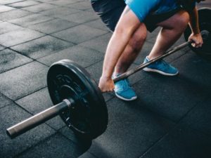 脚とお尻を同時に効率良く鍛えられる種目とは？【スクワット、ルーマニアンデッドリフト、ヒップスラスト】