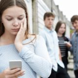 若者の「ネットいじめ」と自傷や自殺行為の根深い関係