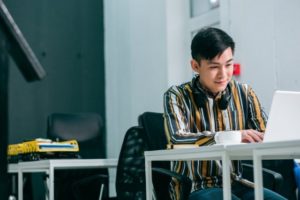 仕事に対する興味は仕事満足度にも関係するが、パフォーマンスアップやキャリアパスとの結びつきはもっと強いらしい